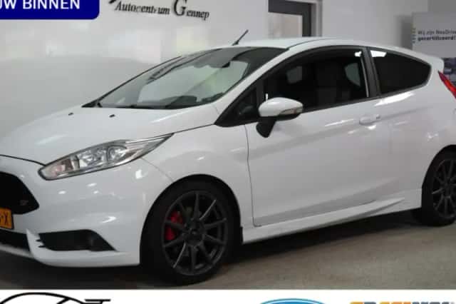 Ford Fiesta (2015) thumbnail 1