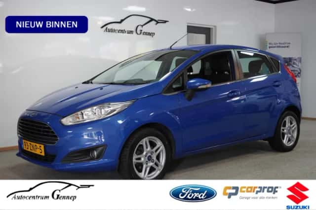 Ford Fiesta (2013) thumbnail 2