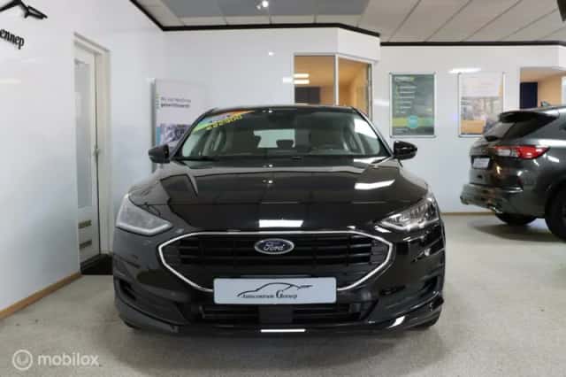 Ford Focus (2022) thumbnail 6