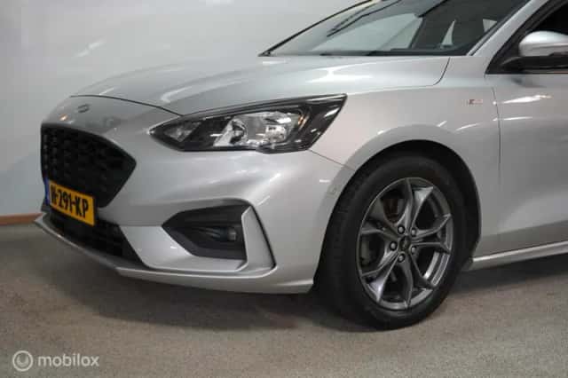 Ford Focus (2019) thumbnail 5