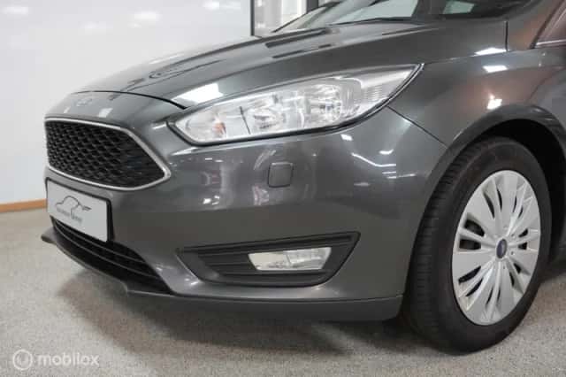 Ford Focus (2018) thumbnail 5