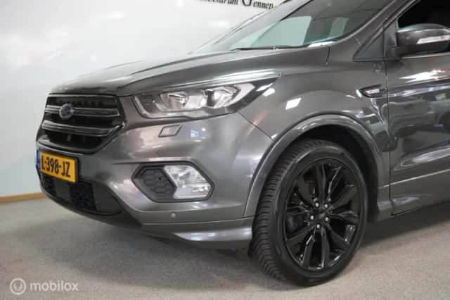 Ford Kuga (2018) thumbnail 5
