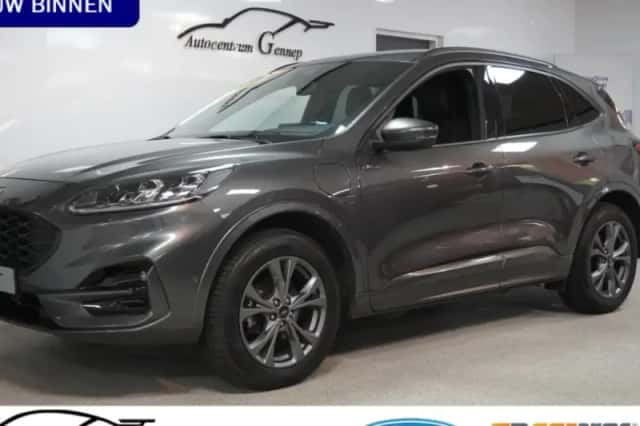 Ford Kuga (2023) thumbnail 1