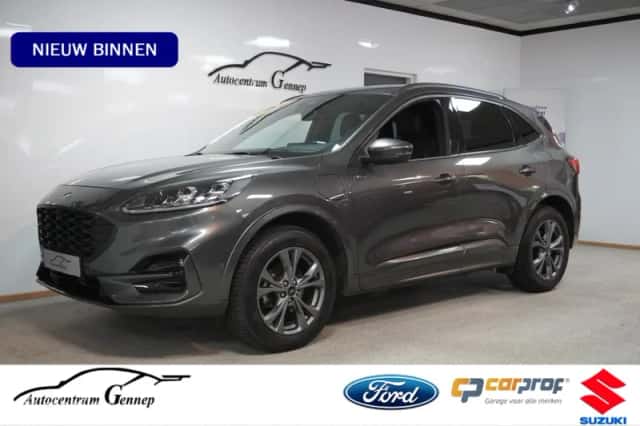 Ford Kuga (2023) thumbnail 2