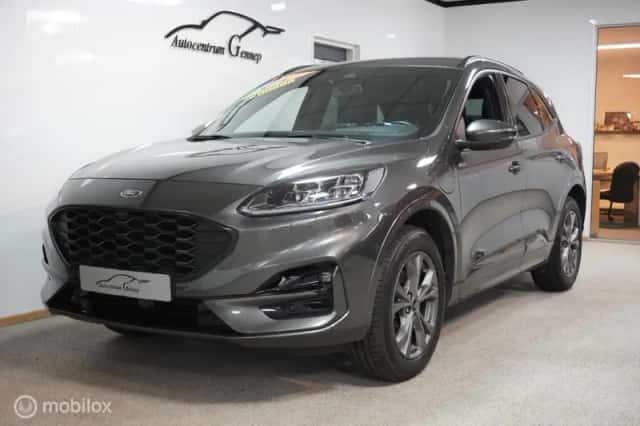 Ford Kuga (2023) thumbnail 4