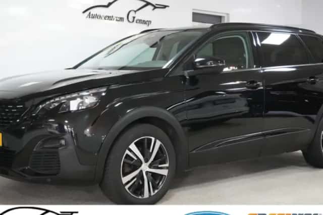 Peugeot 5008 (2017) thumbnail 1