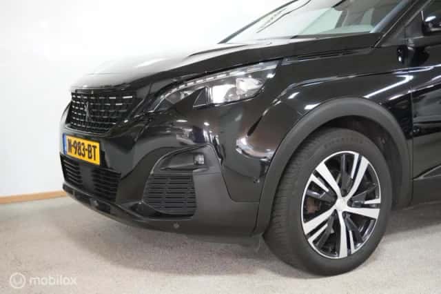Peugeot 5008 (2017) thumbnail 5