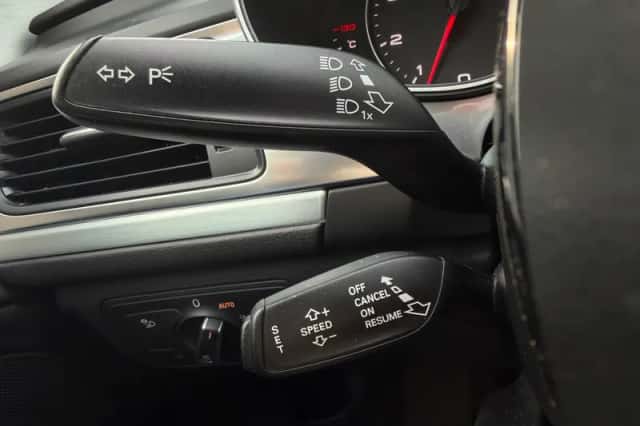 Audi A6 (2012) thumbnail 17