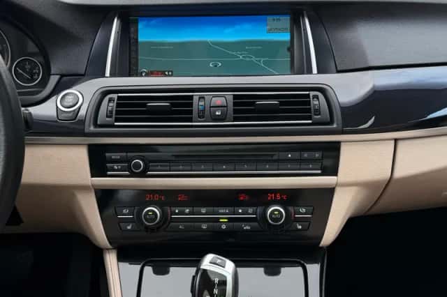 BMW 5-Serie (2010) thumbnail 12