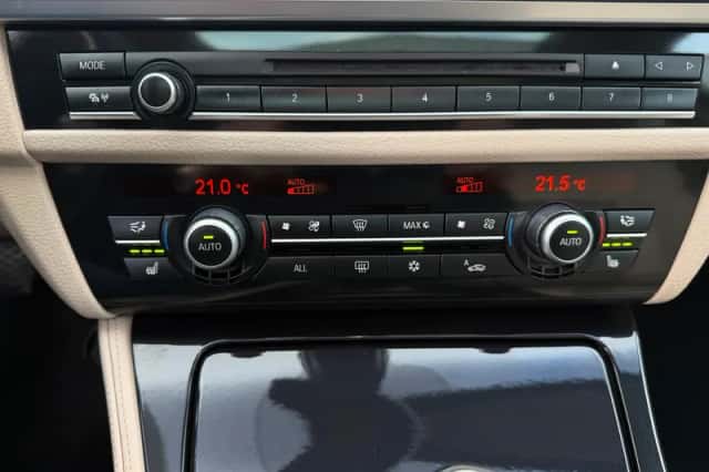 BMW 5-Serie (2010) thumbnail 13