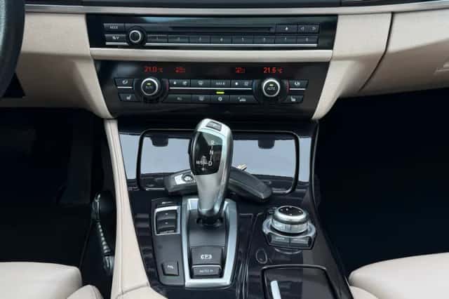 BMW 5-Serie (2010) thumbnail 14