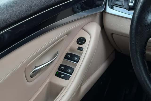 BMW 5-Serie (2010) thumbnail 19