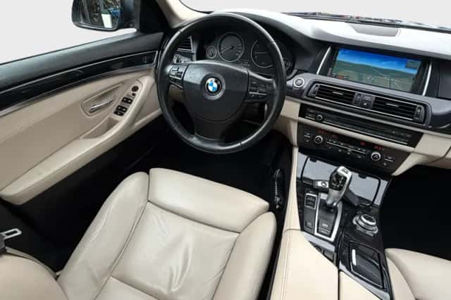 BMW 5-Serie (2010) thumbnail 22