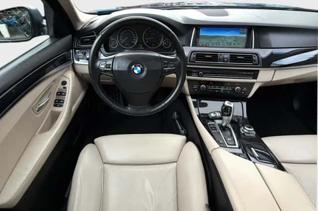 BMW 5-Serie (2010) thumbnail 10