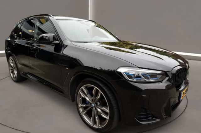 BMW X3 (2022) thumbnail 2