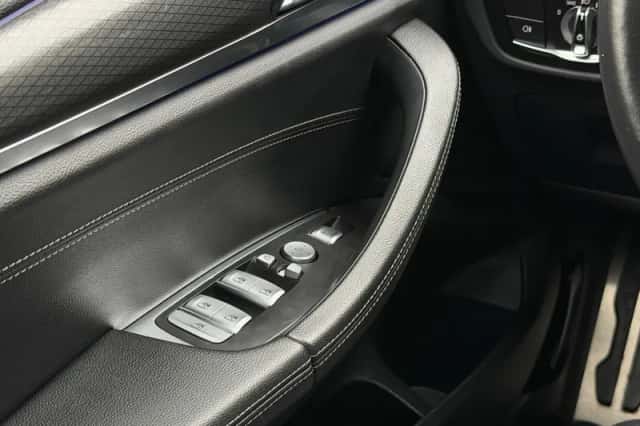BMW X3 (2022) thumbnail 16