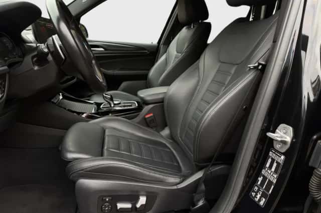 BMW X3 (2022) thumbnail 8