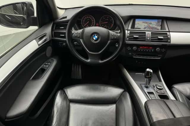 BMW X5 (2011) thumbnail 10