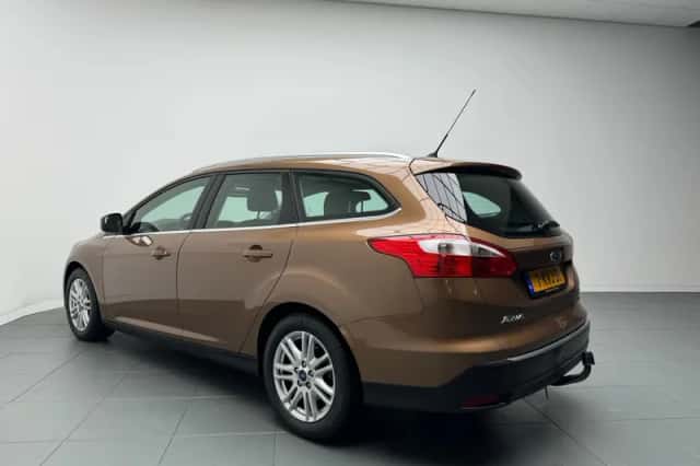 Ford Focus (2013) thumbnail 5