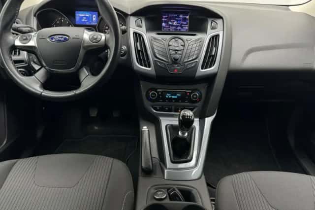 Ford Focus (2013) thumbnail 10