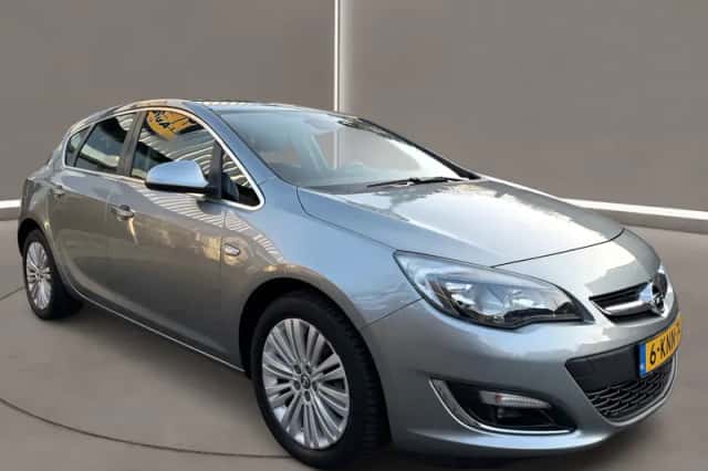 Opel Astra (2013) thumbnail 2
