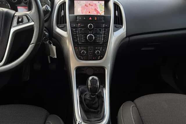 Opel Astra (2013) thumbnail 11