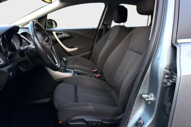 Opel Astra (2013) thumbnail 8