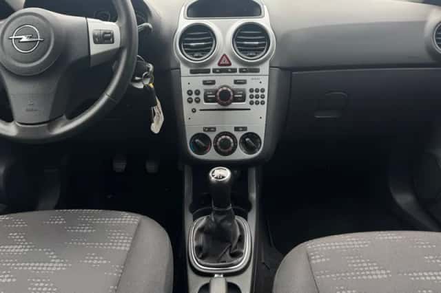 Opel Corsa (2011) thumbnail 11