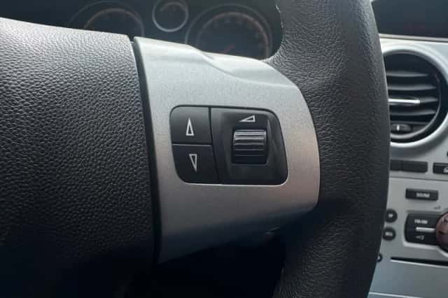 Opel Corsa (2011) thumbnail 15