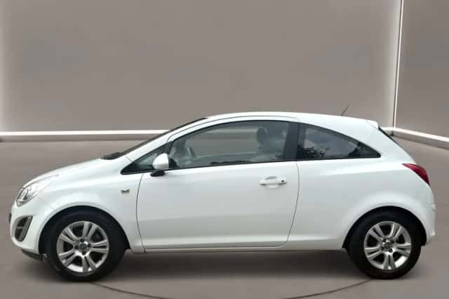 Opel Corsa (2011) thumbnail 3