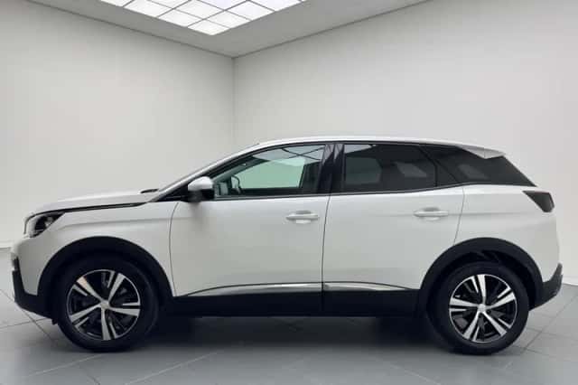 Peugeot 3008 (2017) thumbnail 3