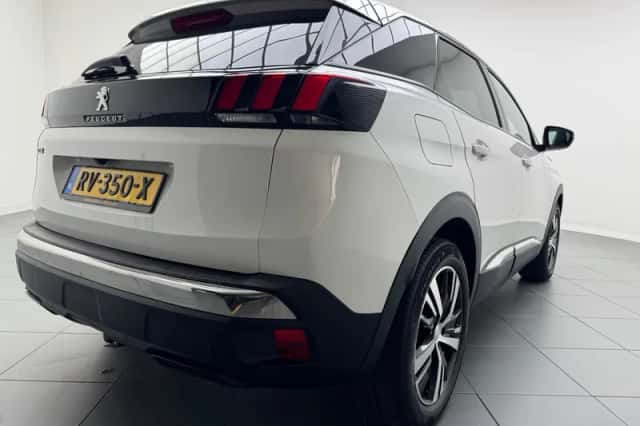 Peugeot 3008 (2017) thumbnail 22