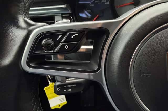 Porsche Macan (2020) thumbnail 15