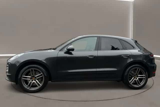 Porsche Macan (2020) thumbnail 3