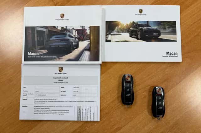 Porsche Macan (2020) thumbnail 23