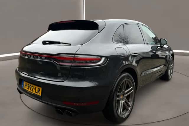 Porsche Macan (2020) thumbnail 6