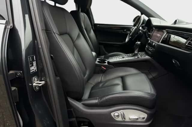 Porsche Macan (2020) thumbnail 7