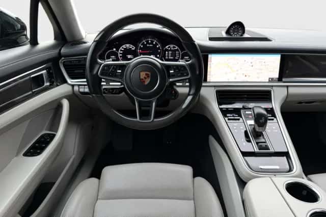 Porsche Panamera (2016) thumbnail 10