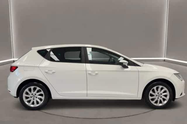 SEAT Leon (2015) thumbnail 4