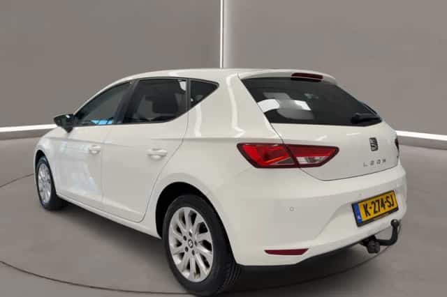 SEAT Leon (2015) thumbnail 5