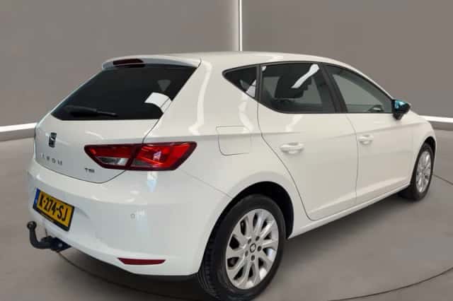 SEAT Leon (2015) thumbnail 6
