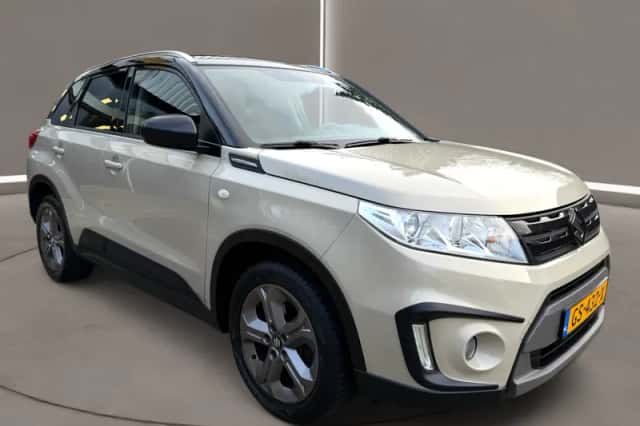 Suzuki Vitara (2015) thumbnail 2