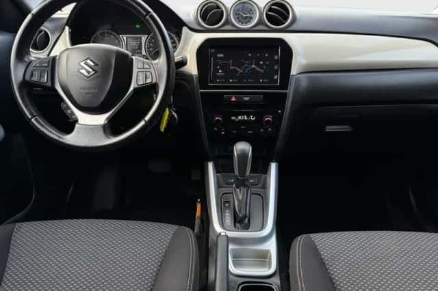 Suzuki Vitara (2015) thumbnail 11