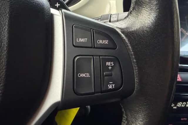 Suzuki Vitara (2015) thumbnail 17
