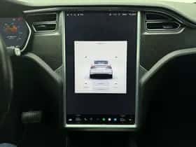 Tesla Model X (2017) thumbnail 11