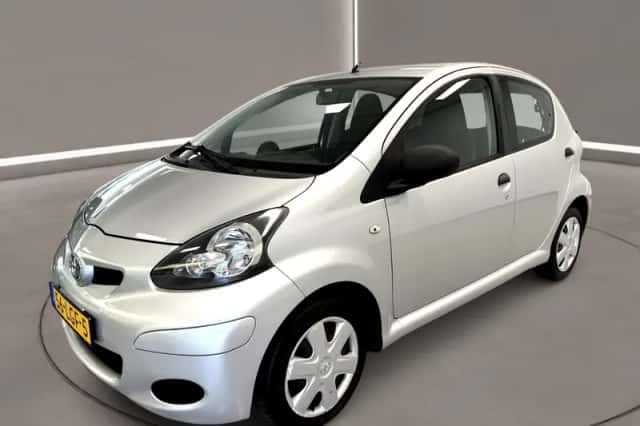Toyota Aygo (2010) thumbnail 1