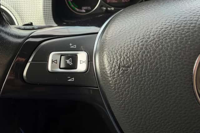 Volkswagen E-Up! (2017) thumbnail 15