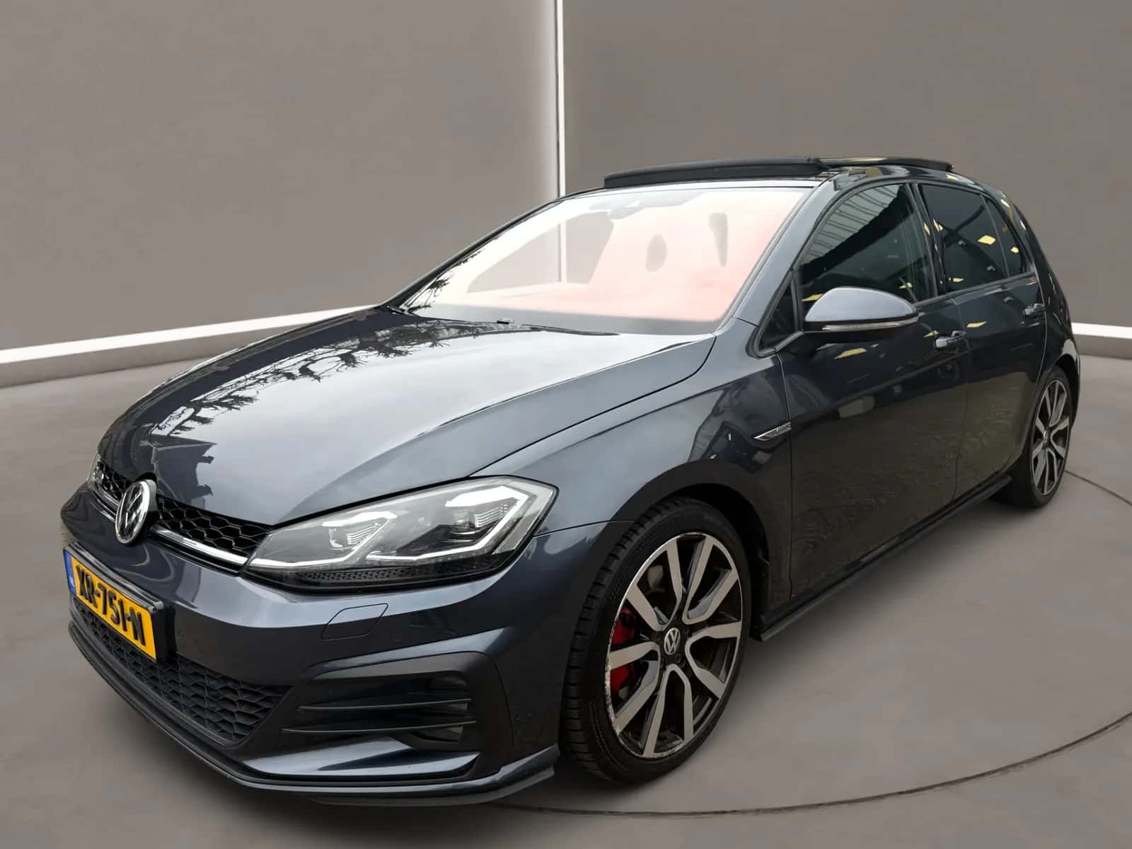 Volkswagen Golf (2018) — foto 1