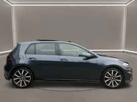 Volkswagen Golf (2018) thumbnail 4
