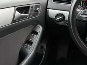 Volkswagen Jetta (2013) thumbnail 15